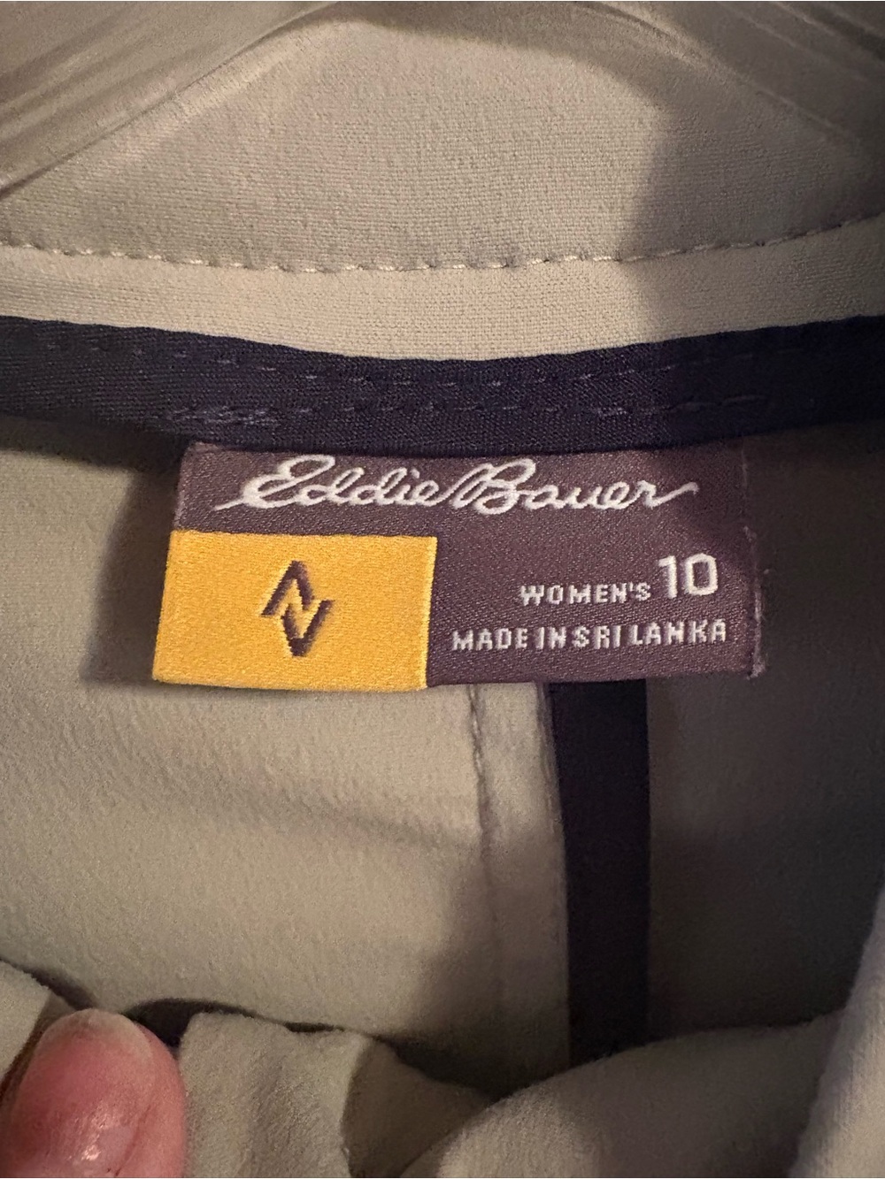 Eddie Bauer Travex Voyager Travel Blazer Jacket Tan Beige - Size 10 - Picture 4 of 5